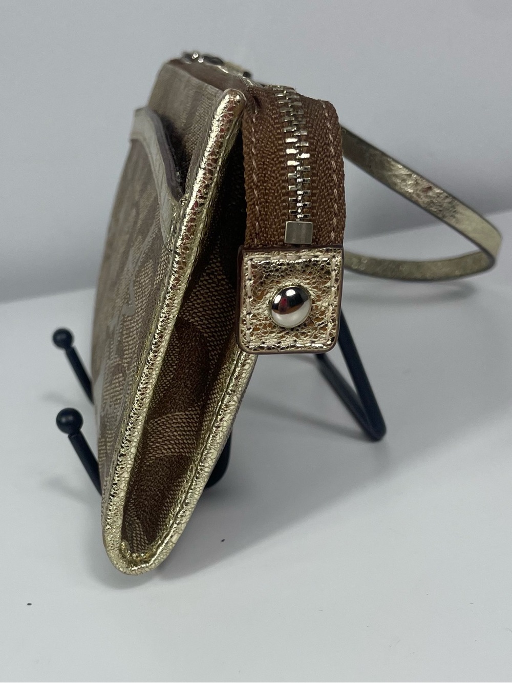 Coach Gold Metallic Pop Star Print Signature Wristlet EUC - Picture 4 of 15